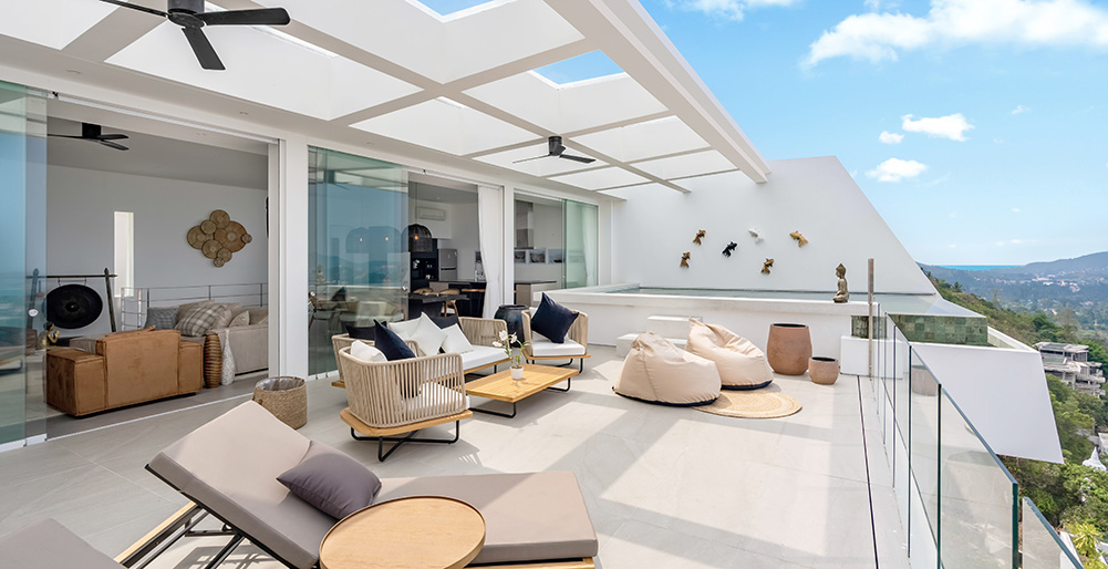 Golden Lotus - The Blossom Villa - Breezy terrace and pool area